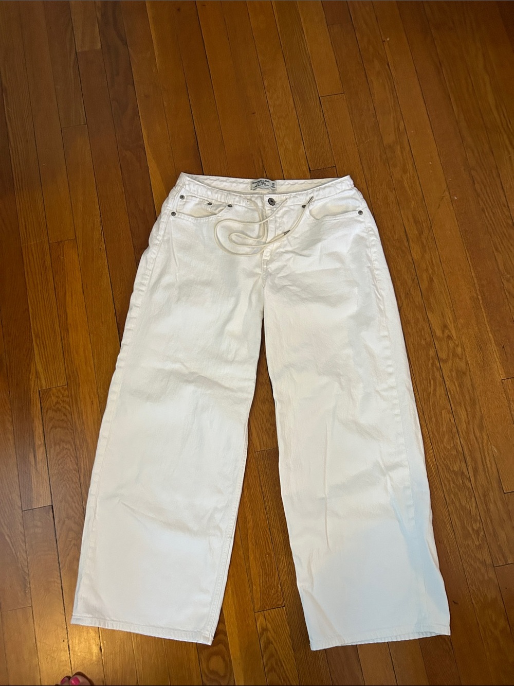 Abercrombie & Fitch Wide-Leg White Jeans size 26